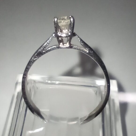 REDUCED!  14Kt White Gold 0.20-Carat Solitaire Diamond Ring - Picture 4 of 6
